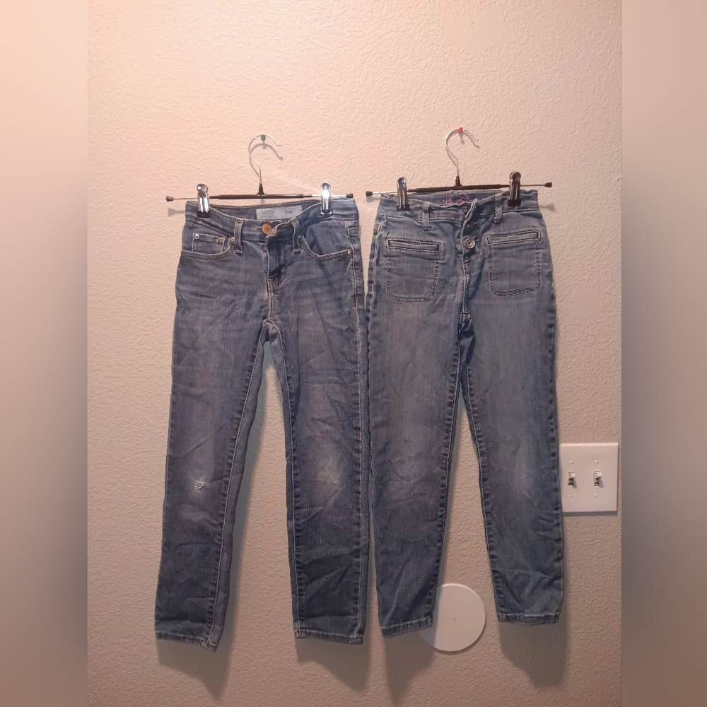Signature Women's Gray Skinny Jeans